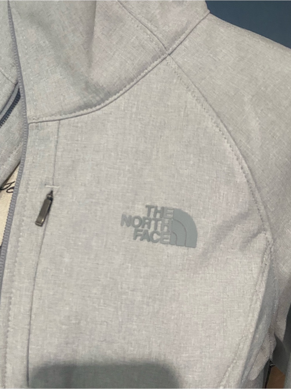 The North Face Women's Light Gray Softshell Utility Jacket - Picture 12 of 12